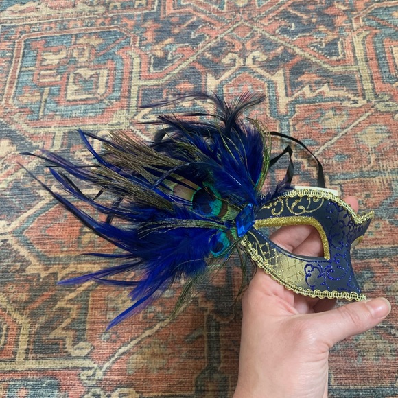 Mardi Gras Mask - Picture 8 of 10